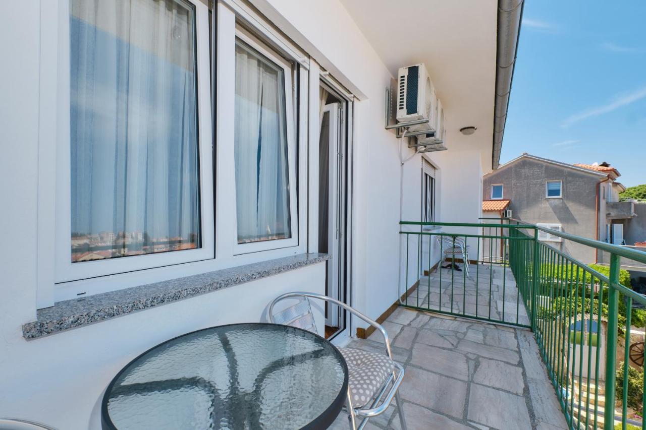 Sea View Apartment Sandra In Мали-Лошинь Экстерьер фото