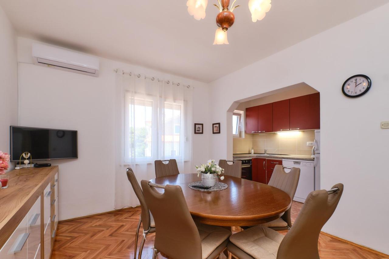Sea View Apartment Sandra In Мали-Лошинь Экстерьер фото