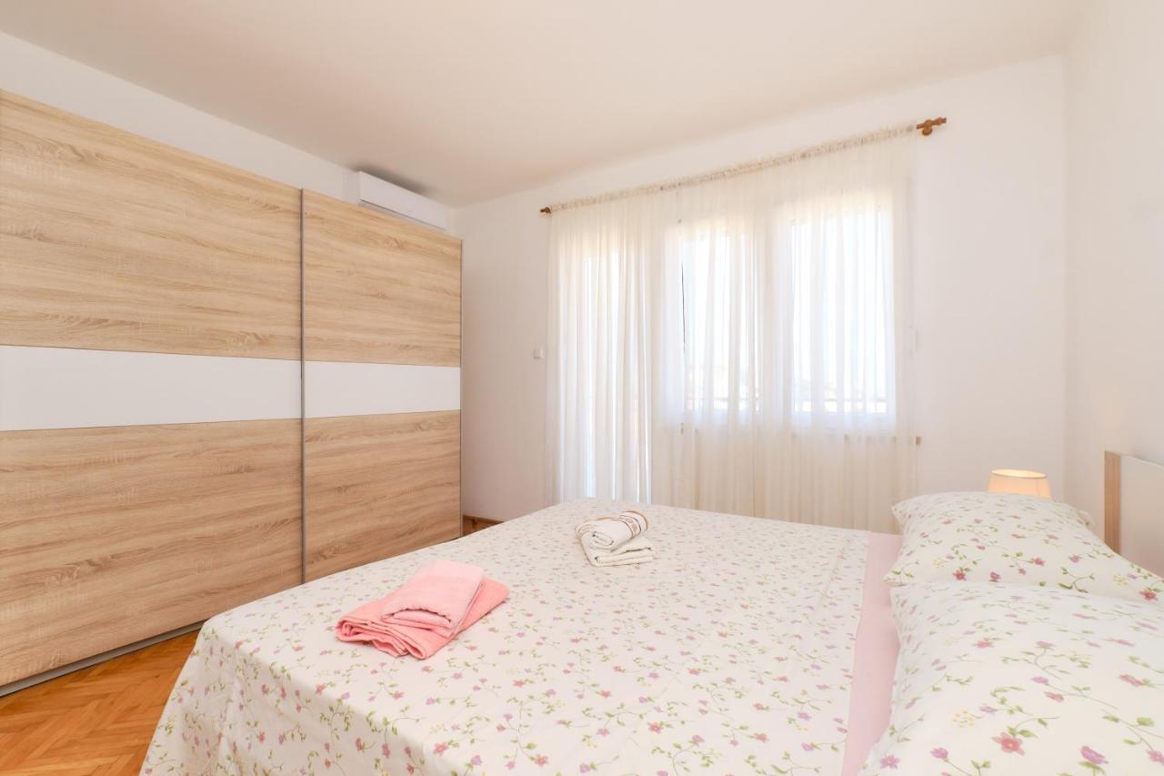 Sea View Apartment Sandra In Мали-Лошинь Экстерьер фото
